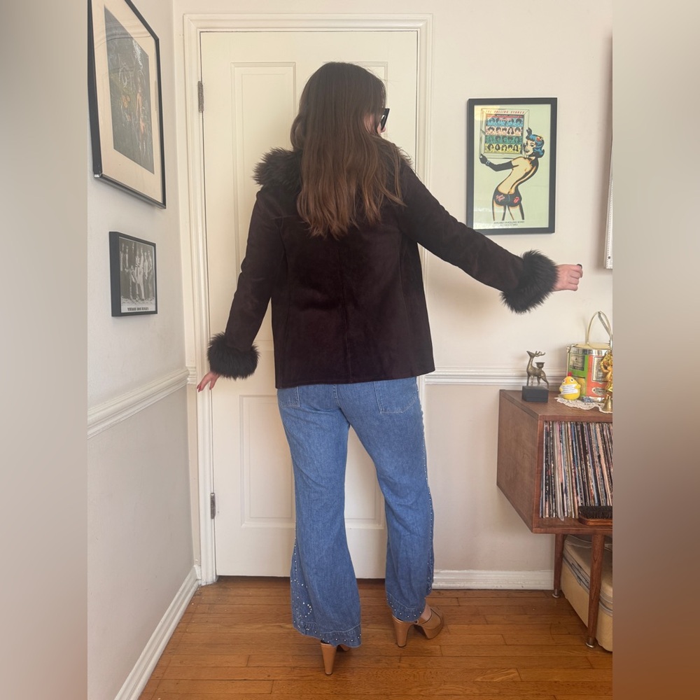 70s Vintage Chocolate Brown Suede Jacket w Shearling Collar and Cuffs Sz M - Picture 3 of 7